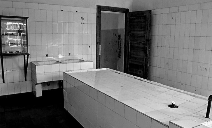 Le pire, c'est qu'en 1944, il a réussi à fuir. Il a ainsi continué à vivre dans sa ville natale sous son vrai nom.